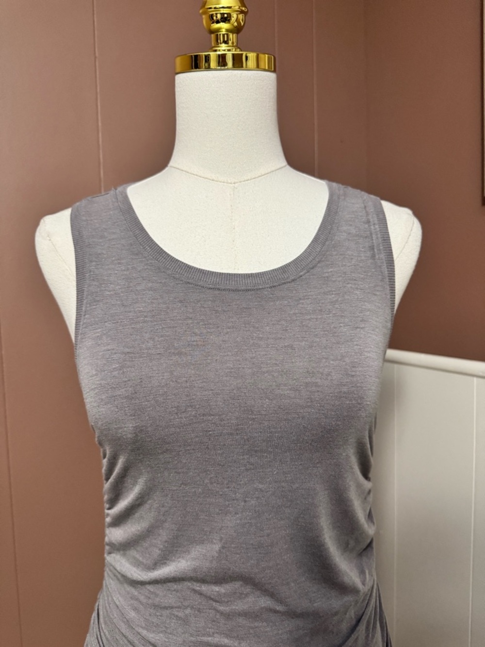 Athleta Gray Scoop Neck Ruched Tank Top - Picture 5 of 12